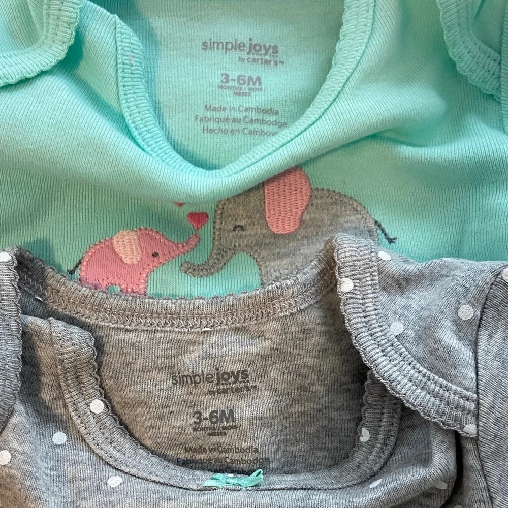 Never worn! Carter's Baby Onesie Set - Picture 7 of 11